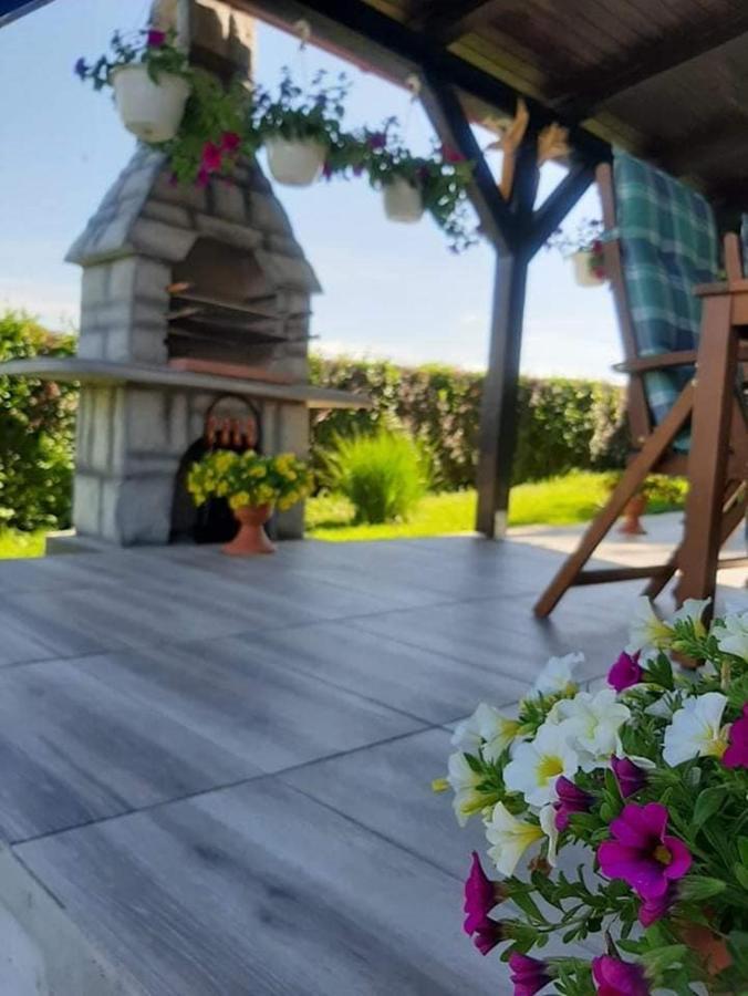Ruralna Kuca Za Odmor Viktorija Villa Caglin Exterior photo